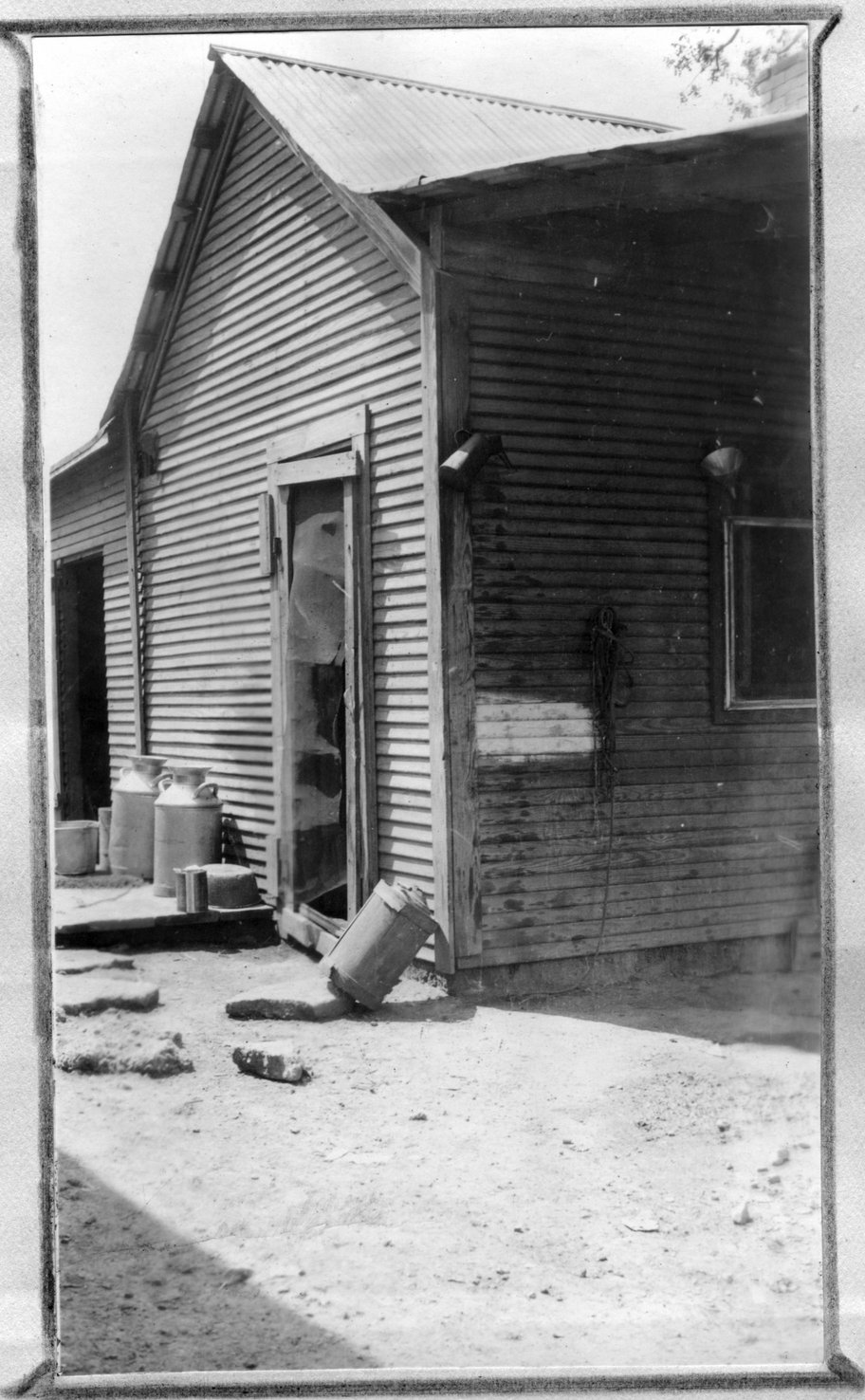 197~W. P. Wallace Milkhouse Aug 1920.jpg